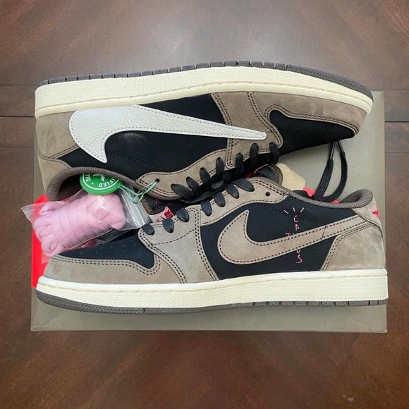 Travis Scott Men\'s White and Brown Trainers main image 6